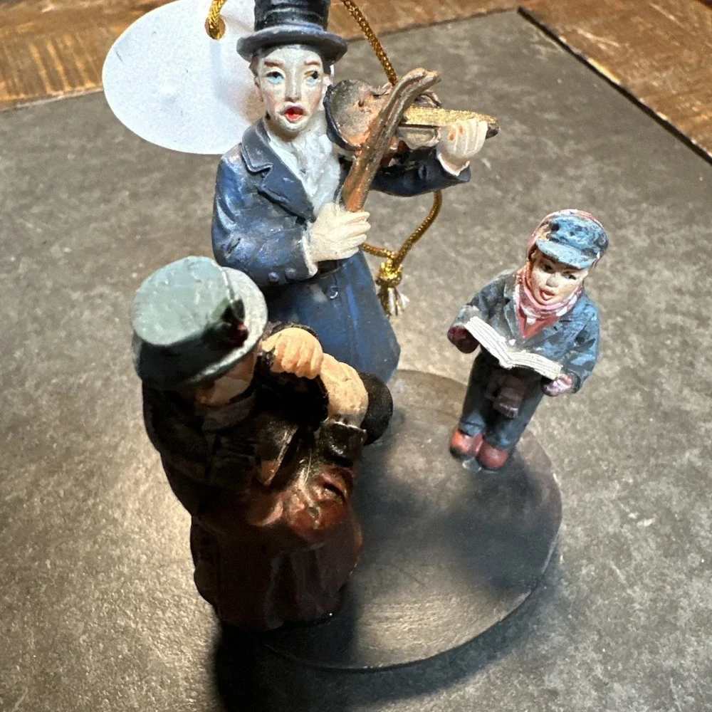 Norman Rockwell Christmas Carol Carolers Violinist Singer‎ Ornament Curtis